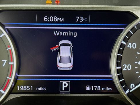 Used 2025 Nissan Sentra SV FWD image 15