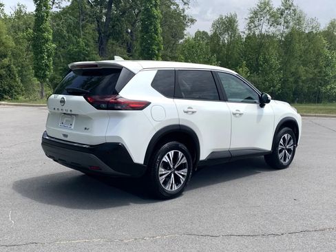 Used 2022 Nissan Rogue SV FWD image 7