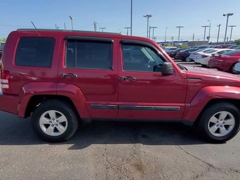 Used 2012 Jeep Liberty Sport AWD/4WD image 9