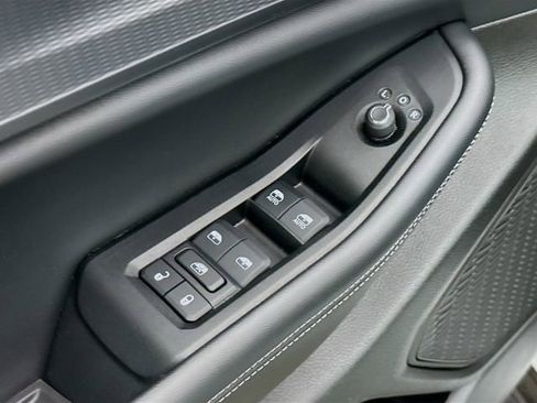 Used 2024 Jeep Grand Cherokee L Altitude AWD/4WD image 19