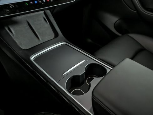 Used 2022 Tesla Model Y Performance AWD/4WD image 35