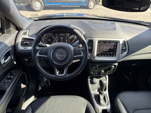 Certified 2021 Jeep Compass Latitude image 18