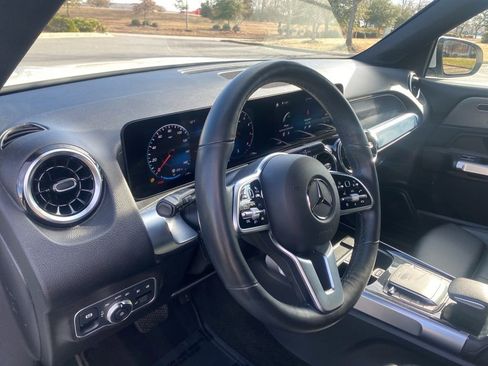 Used 2023 Mercedes-Benz GLB 250 4MATIC image 15