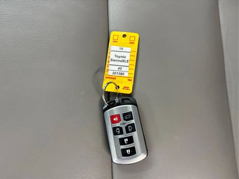 Used 2018 Toyota Sienna XLE w/ XLE Navigation Package AWD/4WD image 39