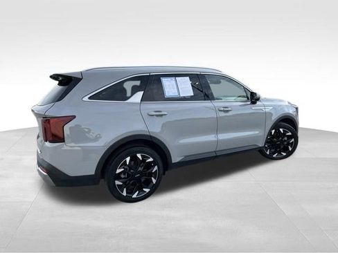 Used 2024 Kia Sorento EX w/ Panoramic Sunroof Package FWD image 7