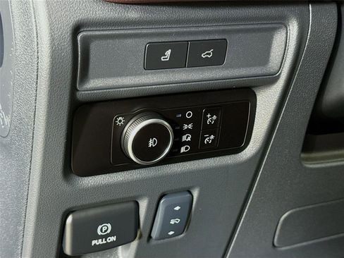 Used 2024 Ford Expedition Max Limited AWD/4WD image 12