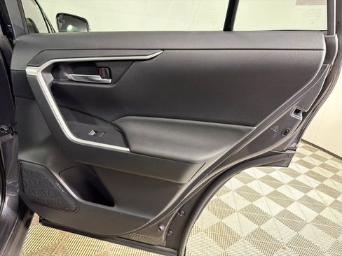Used 2023 Toyota RAV4 SE image 16