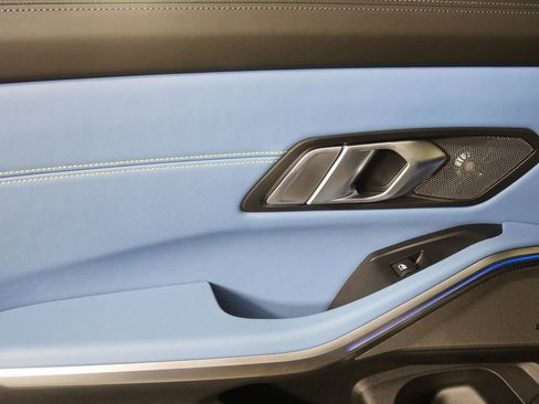 Used 2021 BMW M3 Competition w/ M Carbon Exterior Package image 18