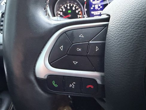 Used 2019 Jeep Compass Latitude w/ Cold Weather Group image 19