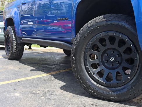Used 2019 Chevrolet Colorado Z71 AWD/4WD image 5