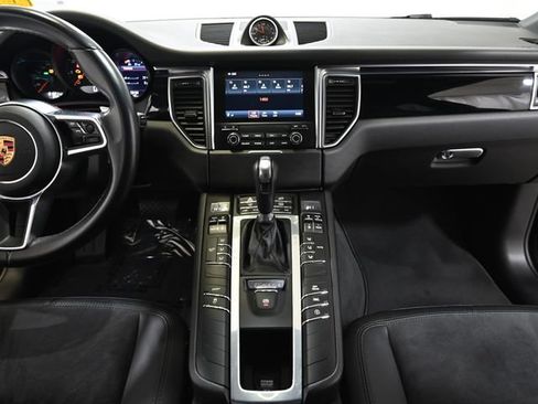 Used 2018 Porsche Macan AWD/4WD image 2