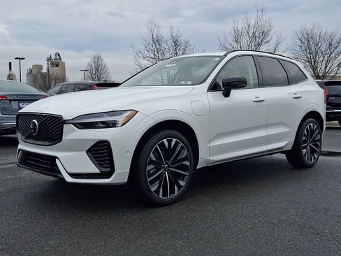 New 2026 Volvo XC60 T8 Ultra w/ Protection Package Premier AWD/4WD image 2