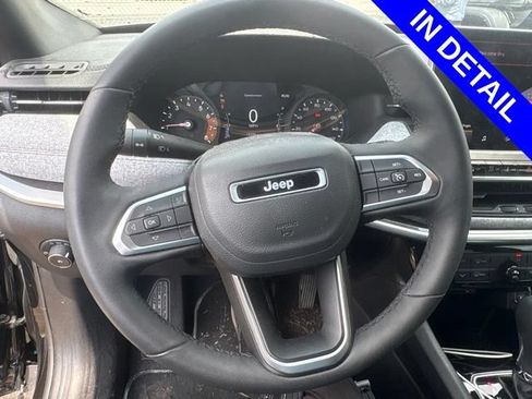 Used 2023 Jeep Compass Latitude AWD/4WD image 6