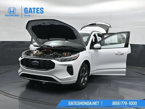 Used 2023 Ford Escape ST-Line Select AWD/4WD image 57