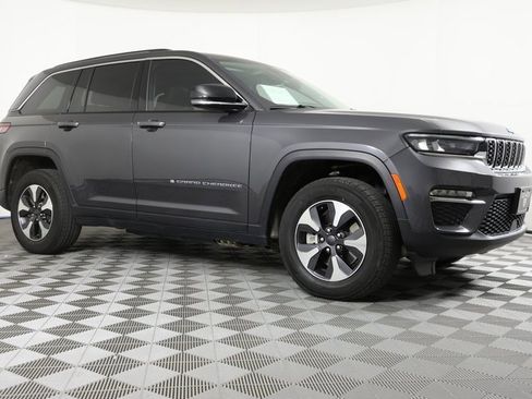Used 2023 Jeep Grand Cherokee 4WD 4xe image 3
