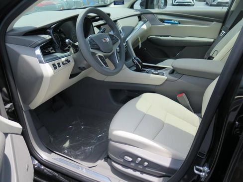 New 2026 Cadillac XT5 Premium Luxury w/ Driver Assist Package FWD image 9