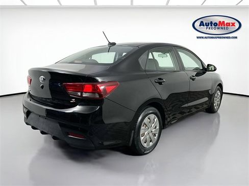 Used 2019 Kia Rio S image 2