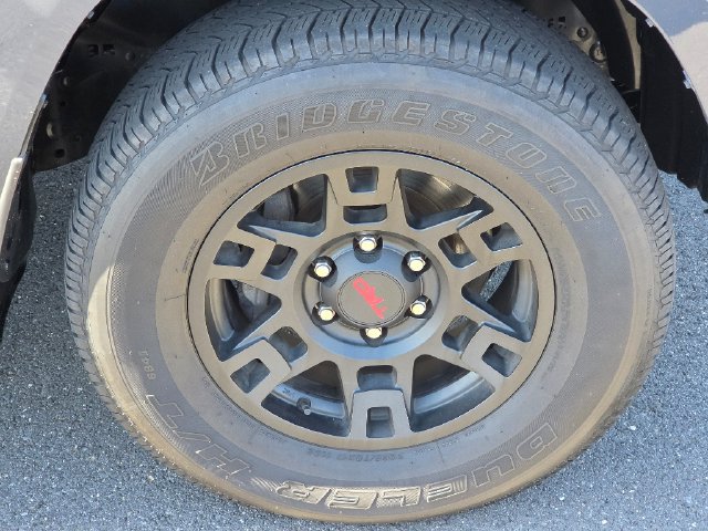 Used 2024 Toyota 4Runner SR5 Premium w/ Moonroof Package AWD/4WD image 9