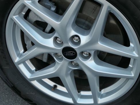 Used 2024 Ford Edge SEL image 12