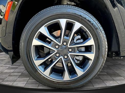 Used 2024 Jeep Grand Cherokee Overland w/ Luxury Tech Group IV image 10