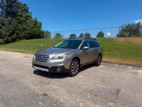 Used 2016 Subaru Outback 2.5i Limited AWD/4WD image 1