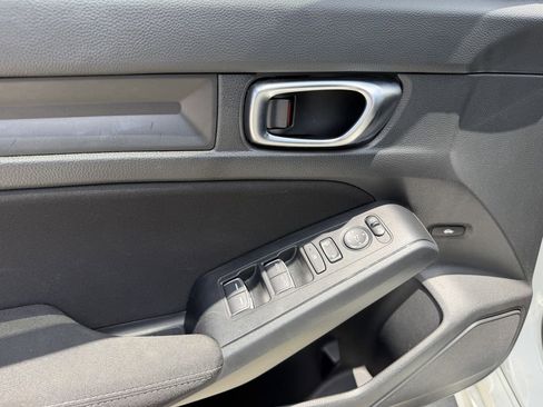 Used 2022 Honda Civic Sport image 11