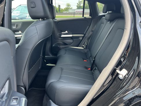 Used 2025 Mercedes-Benz GLA 250 image 32