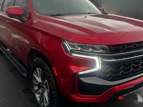 Used 2021 Chevrolet Suburban Z71 image 2