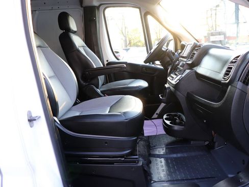 Used 2025 RAM ProMaster 2500 w/ Convenience Group image 13
