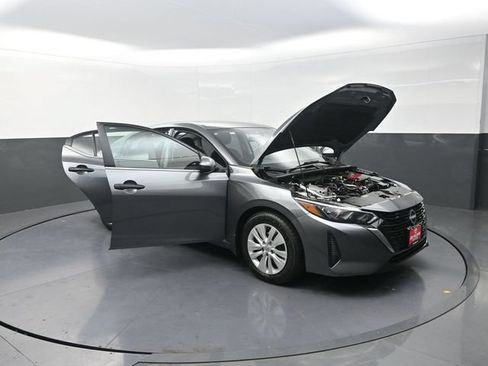 Used 2025 Nissan Sentra S FWD image 39