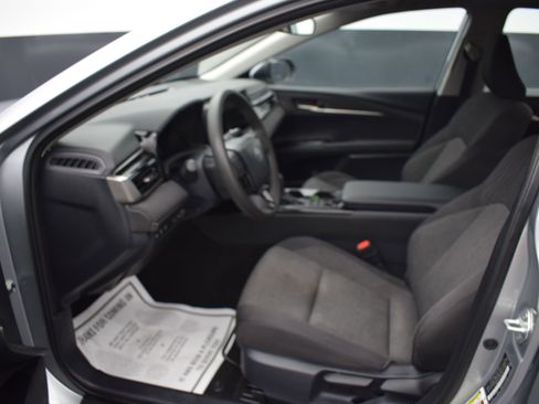 Used 2025 Toyota Camry LE image 13