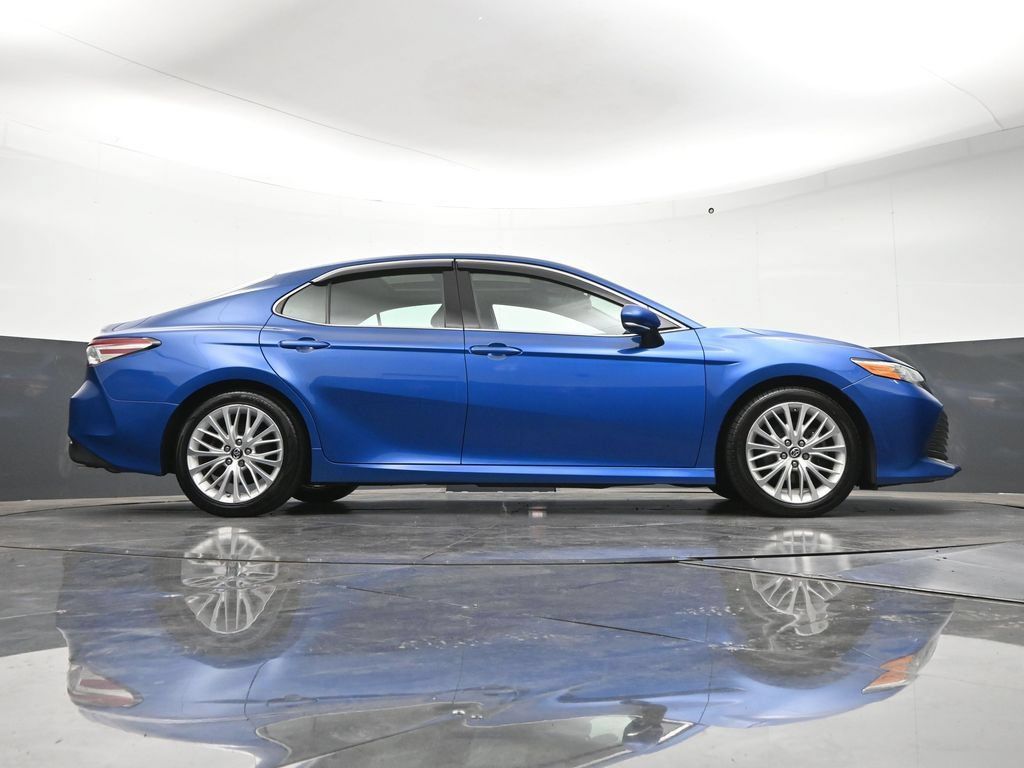 Used 2019 Toyota Camry XLE FWD image 29