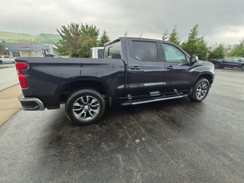 Used 2023 Chevrolet Silverado 1500 LT AWD/4WD image 8