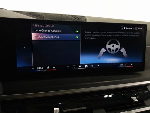 Used 2024 BMW X5 xDrive40i w/ M Sport Package image 31