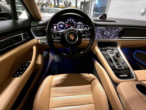 Certified 2023 Porsche Panamera 4 Platinum Edition image 11