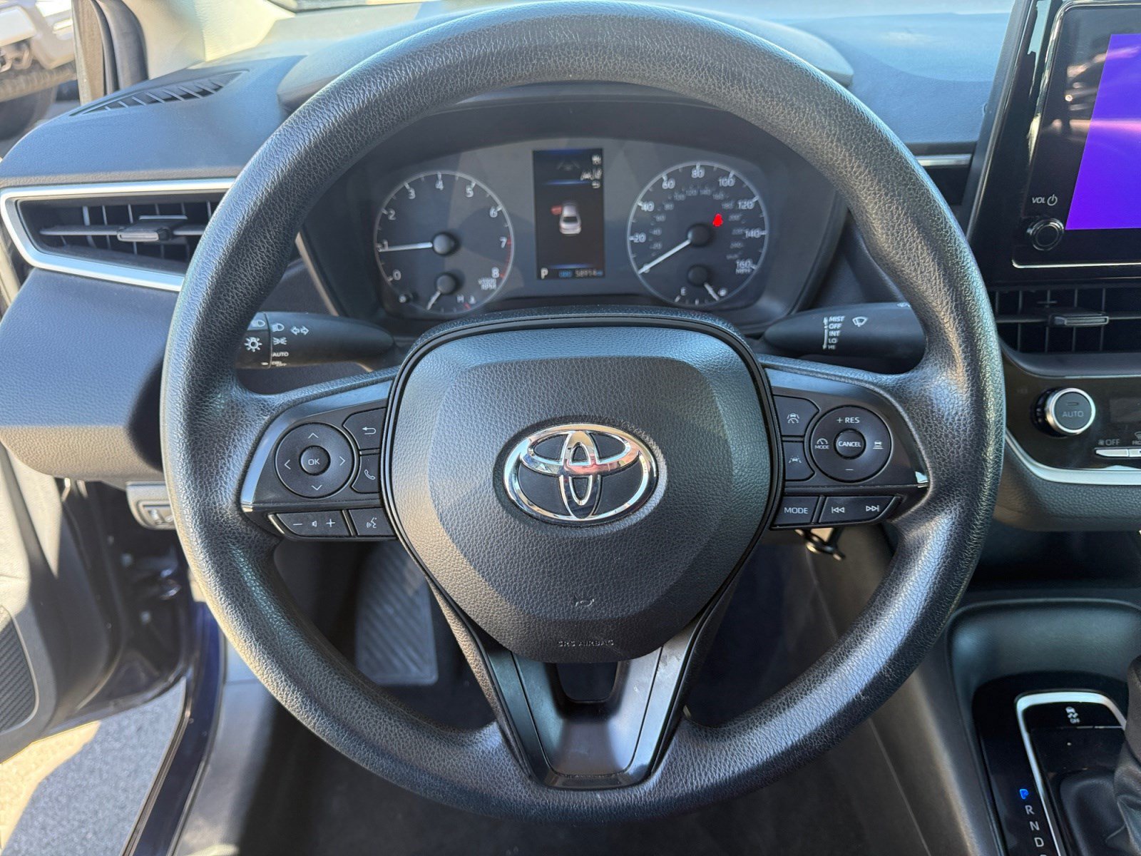 Used 2024 Toyota Corolla LE FWD image 9