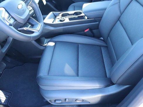 New 2026 Chevrolet Equinox LT w/ Convenience Package II FWD image 12