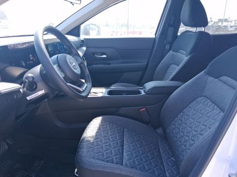 New 2026 Nissan Kicks SV w/ SV Premium Package FWD image 23