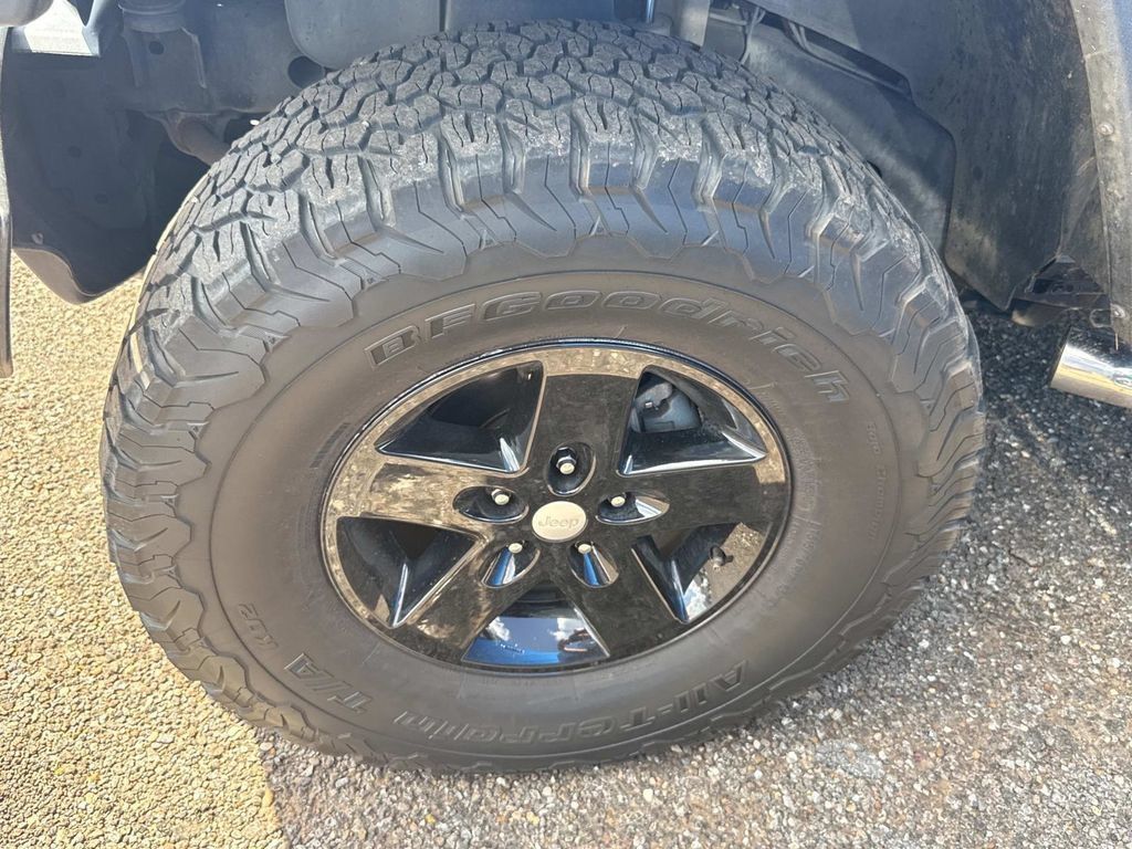 Used 2017 Jeep Wrangler Unlimited Sport w/ Quick Order Package 24S AWD/4WD image 5