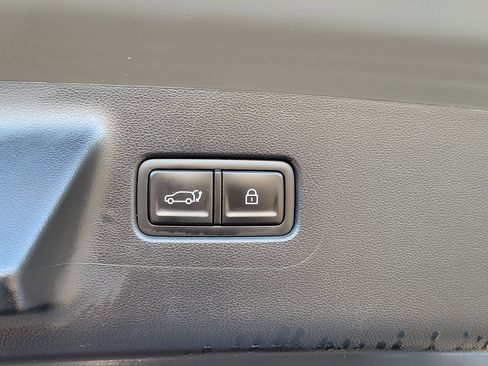 Certified 2025 Hyundai Santa Fe Limited image 19