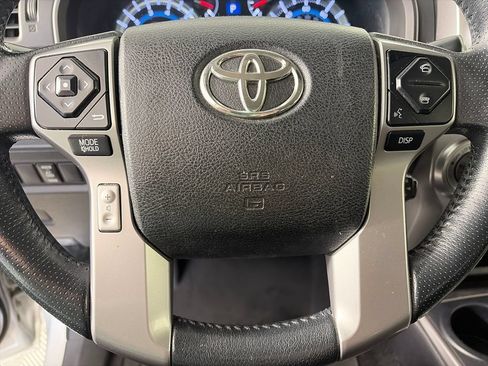 Used 2015 Toyota 4Runner SR5 AWD/4WD image 16