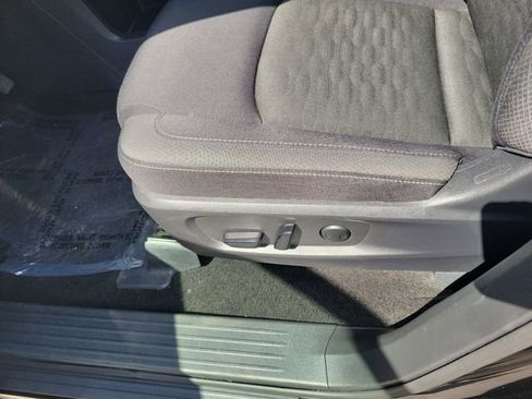 Used 2025 Nissan Pathfinder SV image 13