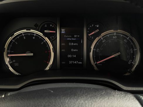 Used 2024 Toyota 4Runner TRD Off-Road Premium AWD/4WD image 17