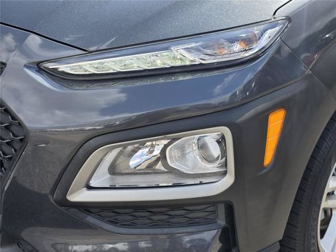 Used 2021 Hyundai Kona SE w/ Cargo Package FWD image 10