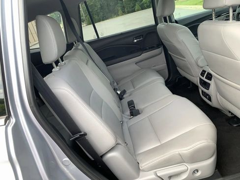 Used 2017 Honda Pilot Touring image 34