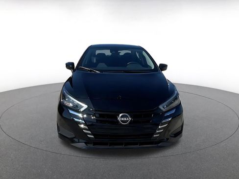 Used 2025 Nissan Versa SV image 4