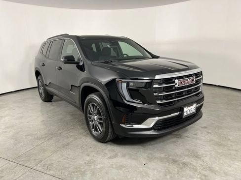 Used 2026 GMC Acadia Elevation FWD image 2