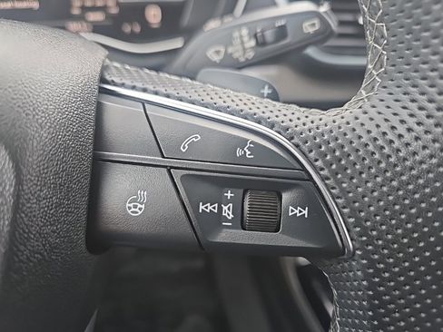 Used 2023 Audi SQ5 Premium Plus w/ Premium Plus Package image 25