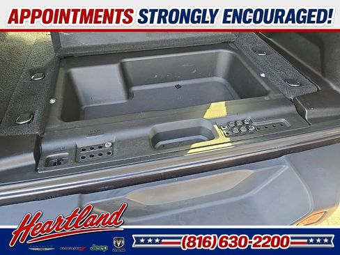 Used 2018 Jeep Wrangler Unlimited Sahara AWD/4WD image 94