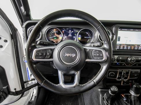 Used 2022 Jeep Wrangler Unlimited Sahara image 20